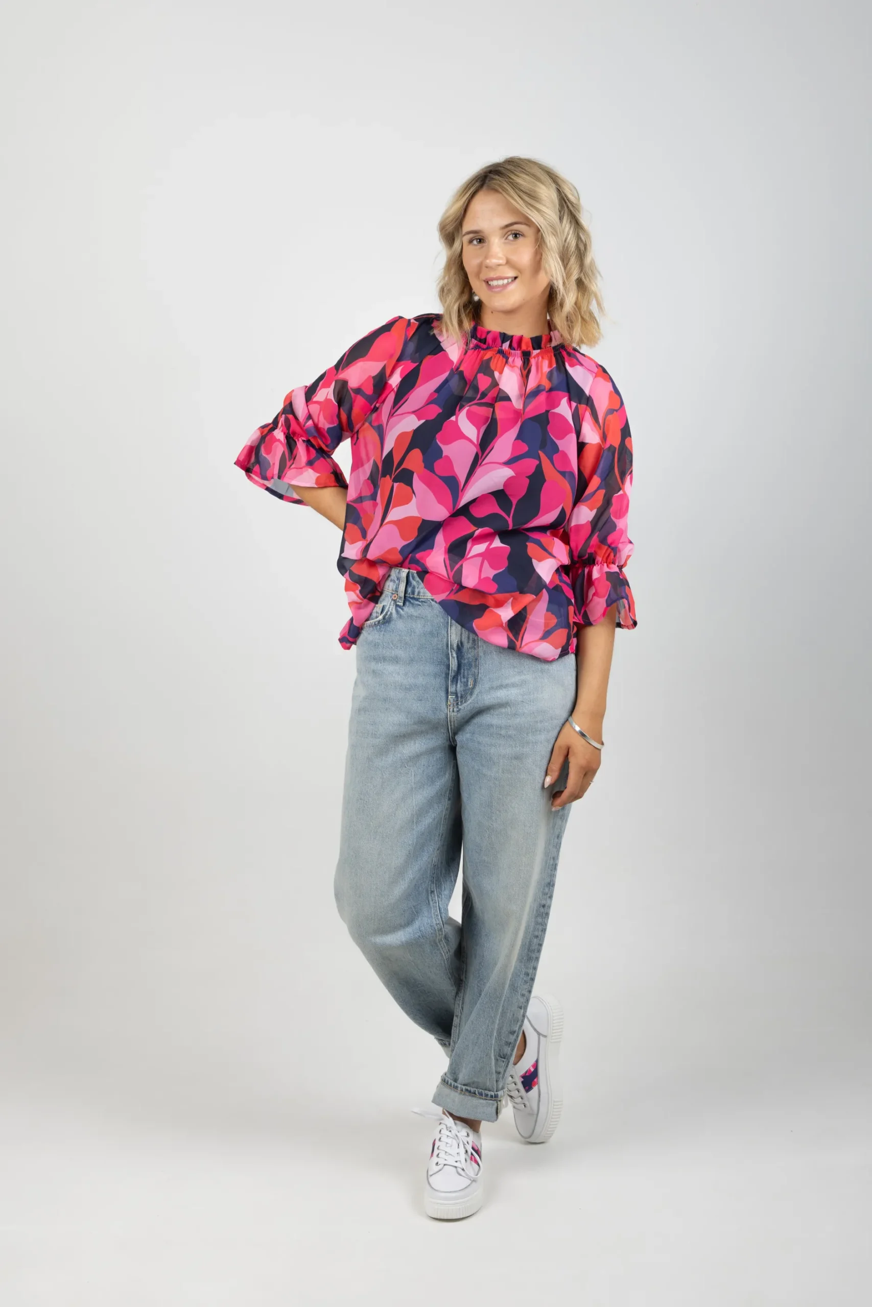 blank_space_label_tilly_t_0-5.webp Shirts & Tops-BLANK SPACE LABEL TILLY TOP CRIMSON CRAZE