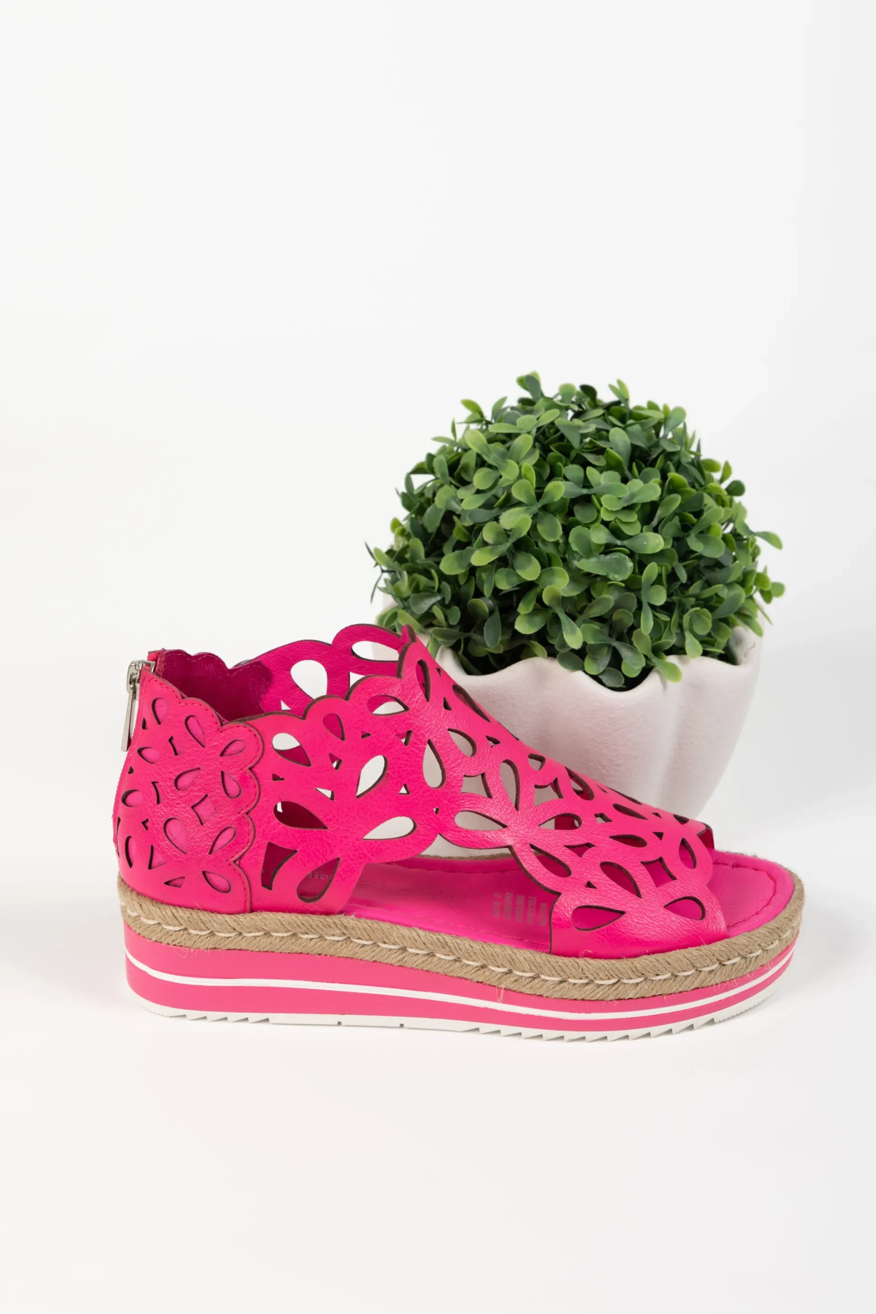 django__juliette_adely_sa_1.webp Footwear-DJANGO & JULIETTE ADELY SANDAL HOT PINK LEATHER