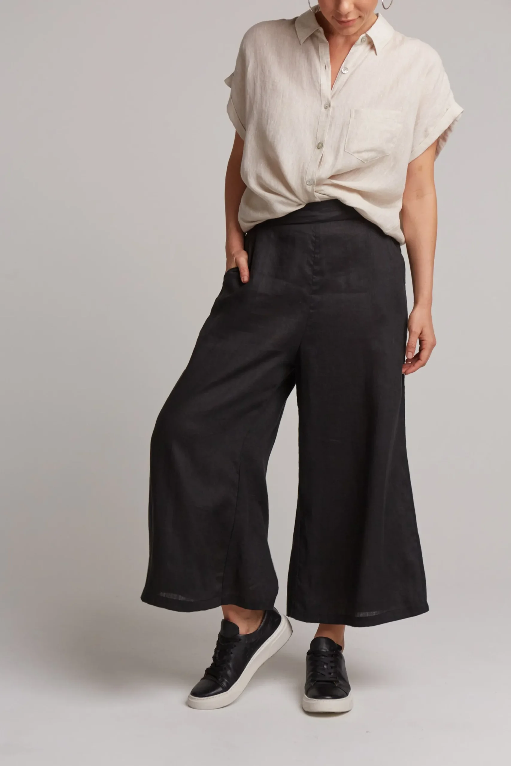 ebive_studio_crop_pant_eb_2.webp Pants-EB&IVE STUDIO CROP PANT EBONY
