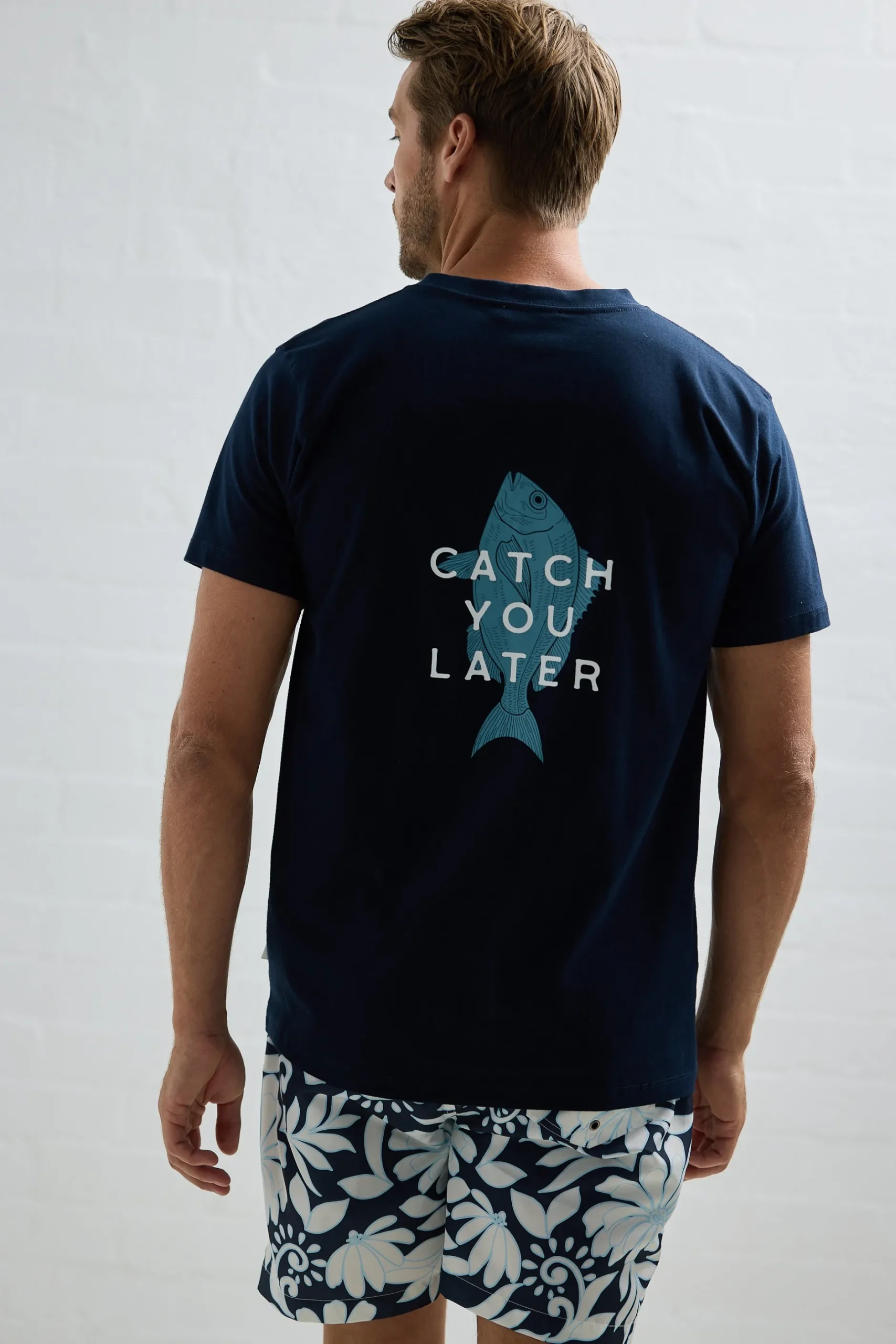 fossick_catch_you_later_t_11.webp Tees & Tanks-FOSSICK CATCH YOU LATER TEE NAVY