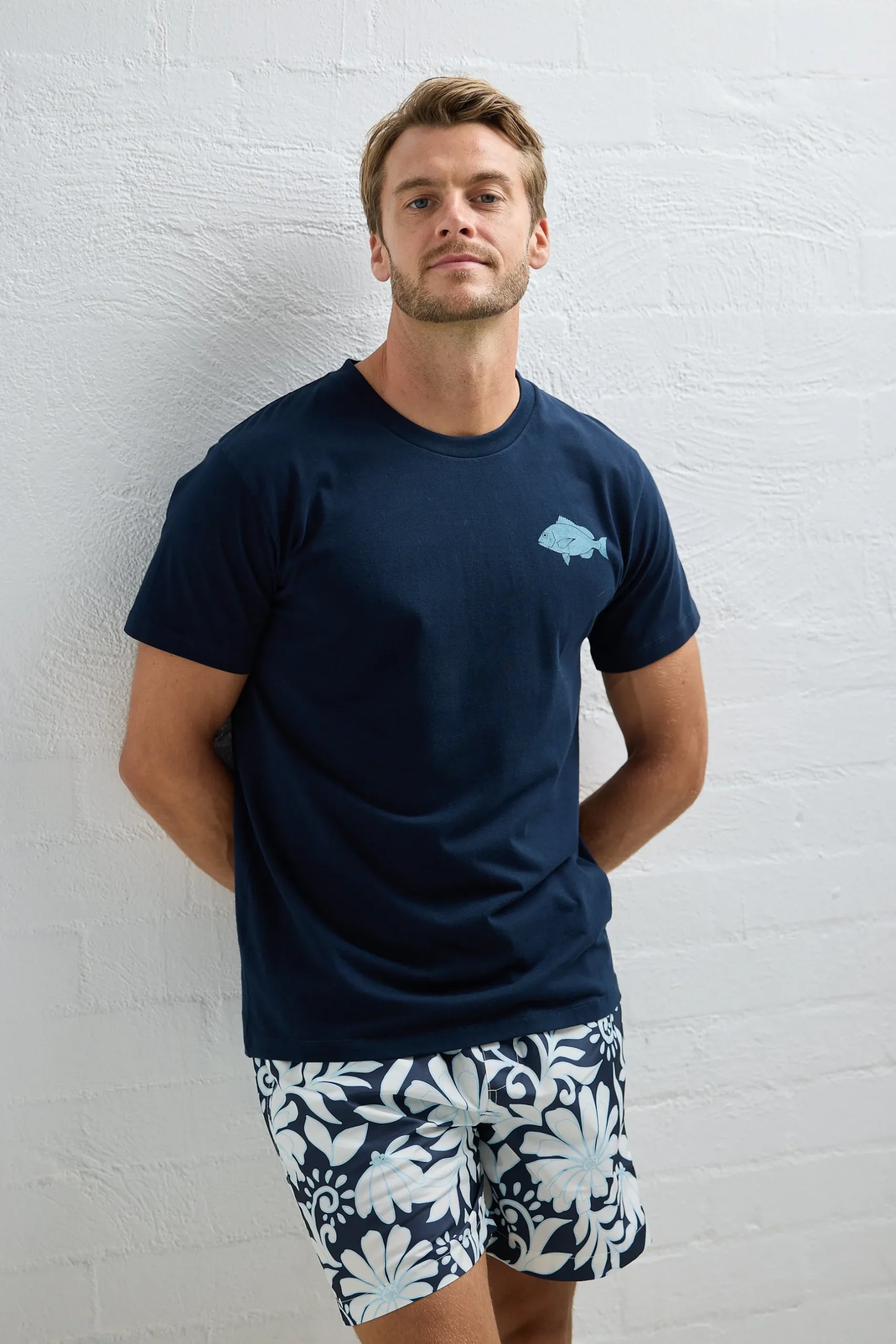 fossick_catch_you_later_t_9.webp Tees & Tanks-FOSSICK CATCH YOU LATER TEE NAVY