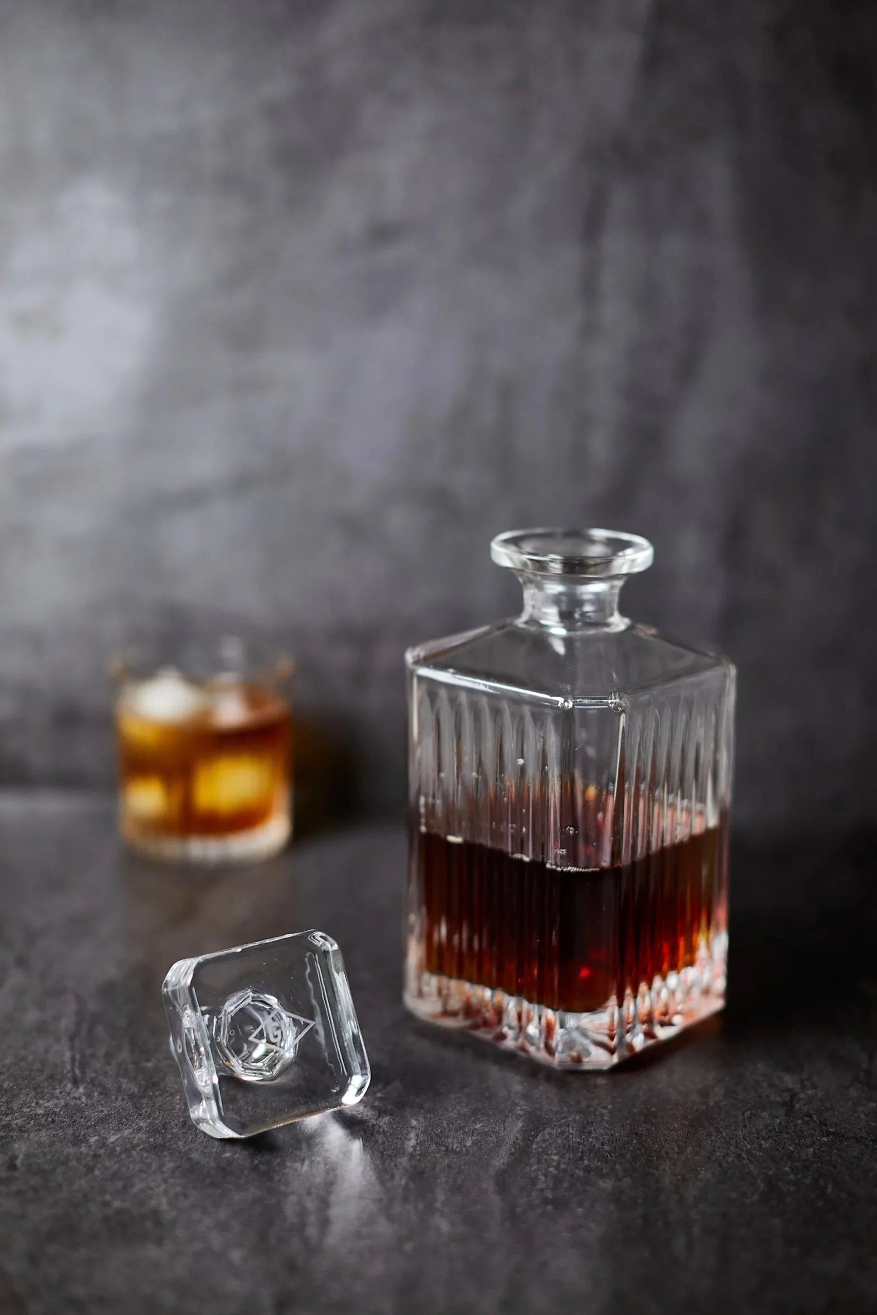 gentlemens_hardware_glass_2.webp Gifts-GENTLEMEN'S HARDWARE GLASS WHISKY DECANTER