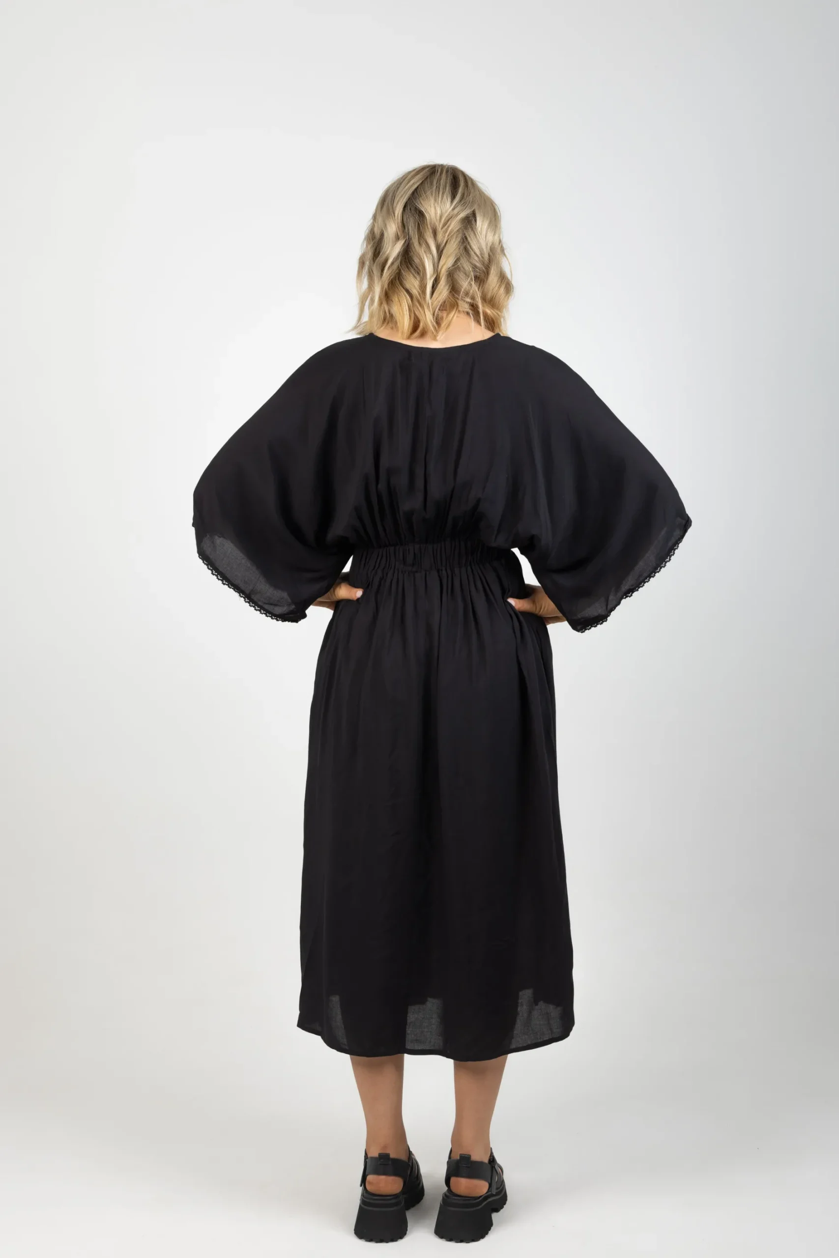 haven_suva_batwing_maxi_j_7.webp Dresses-HAVEN SUVA BATWING MAXI JET