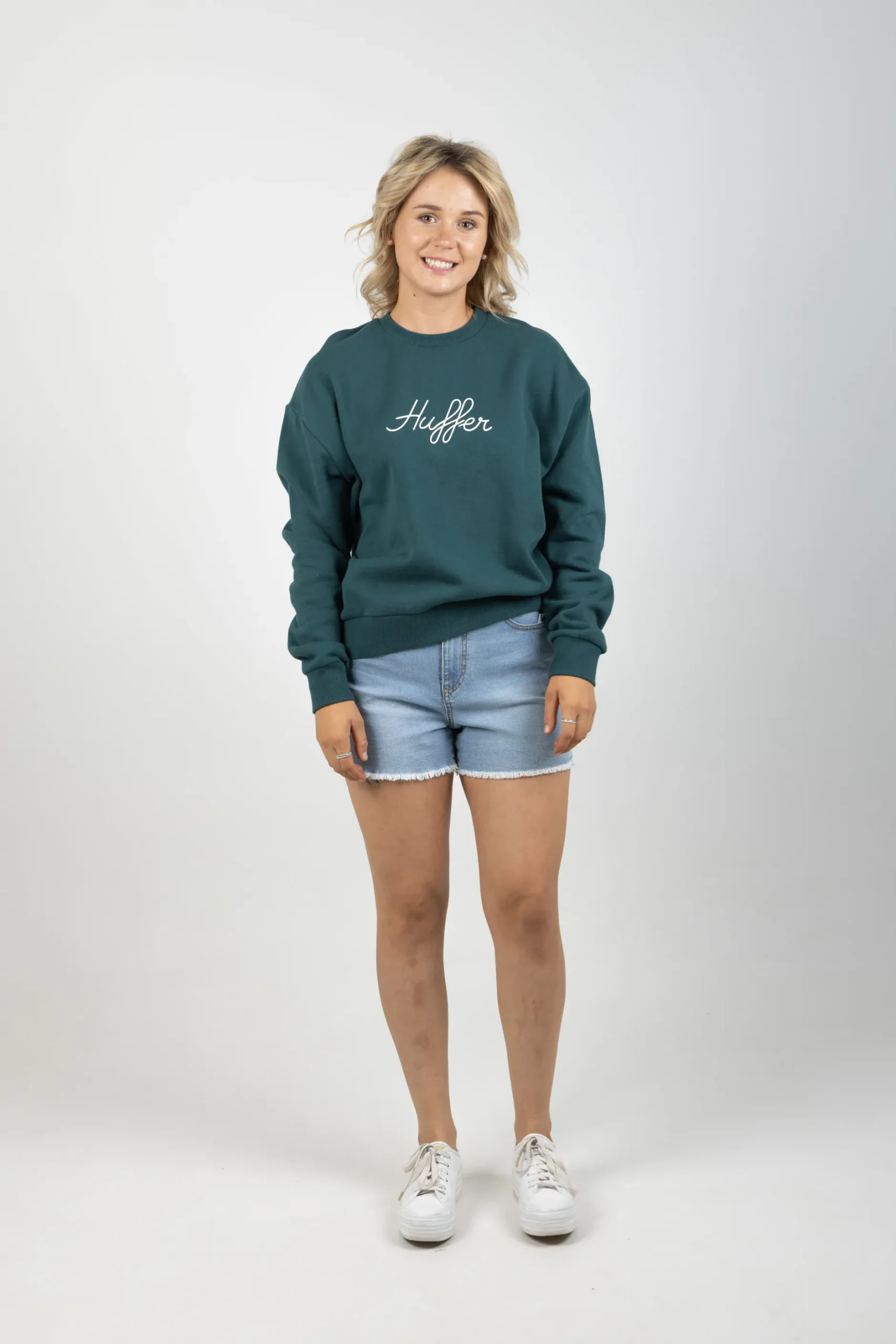 huffer_slouch_crew_script_0.webp Sweaters & Knitwear-HUFFER SLOUCH CREW SCRIPT EMERALD