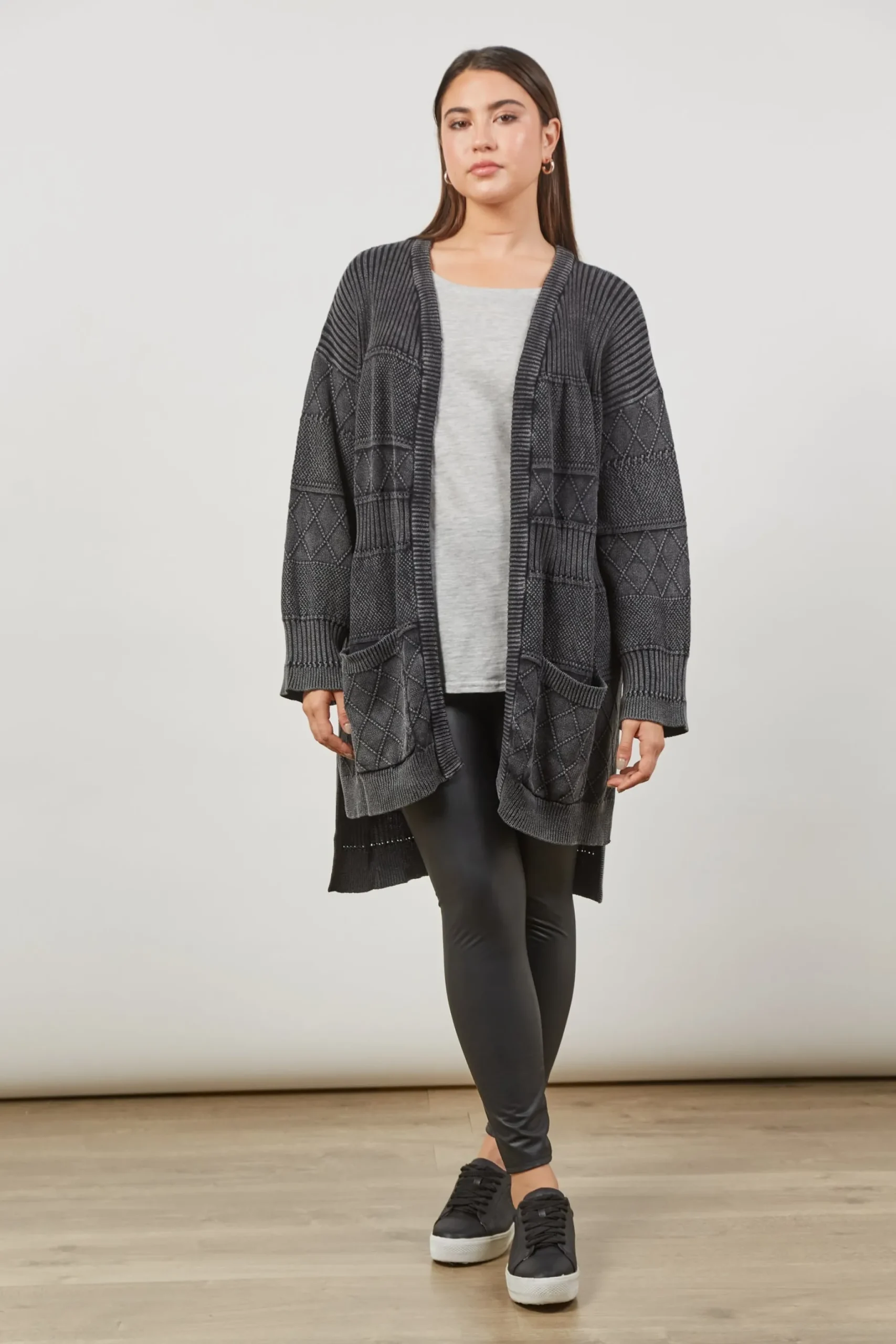 isle_of_mine_metro_cardig_1.webp Sweaters & Knitwear-ISLE OF MINE METRO CARDIGAN ASH