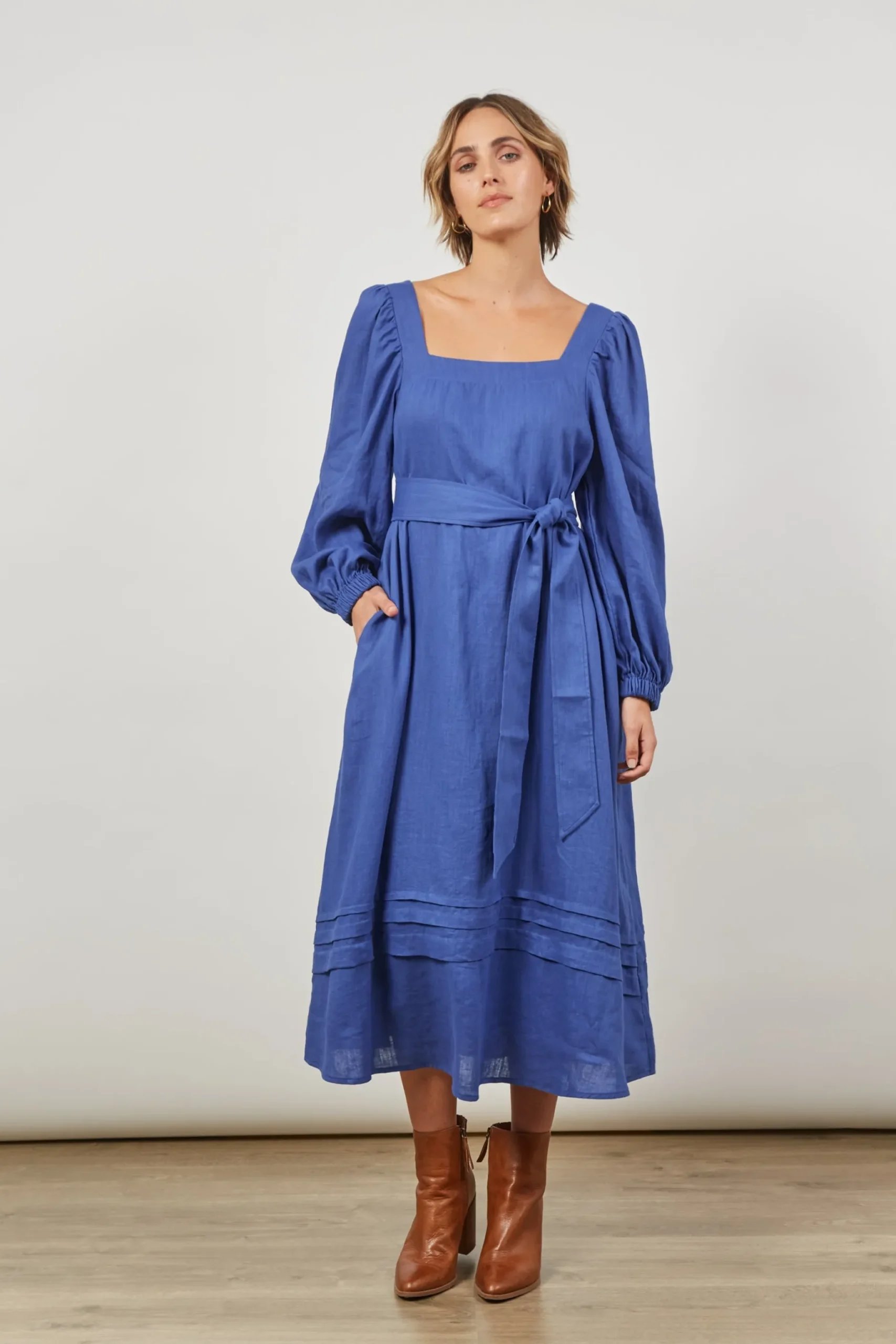 isle_of_mine_panorama_max_4.webp Dresses-ISLE OF MINE PANORAMA MAXI AZURE