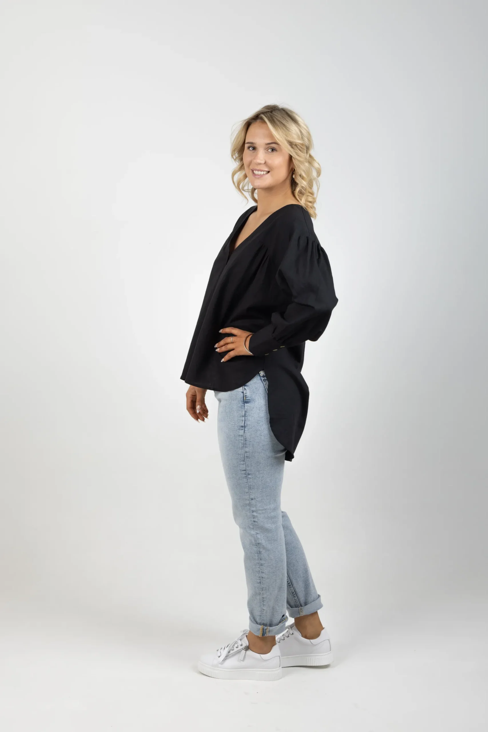 isle_of_mine_venus_linen__4-2.webp Shirts & Tops-ISLE OF MINE VENUS LINEN BLOUSE ONYX