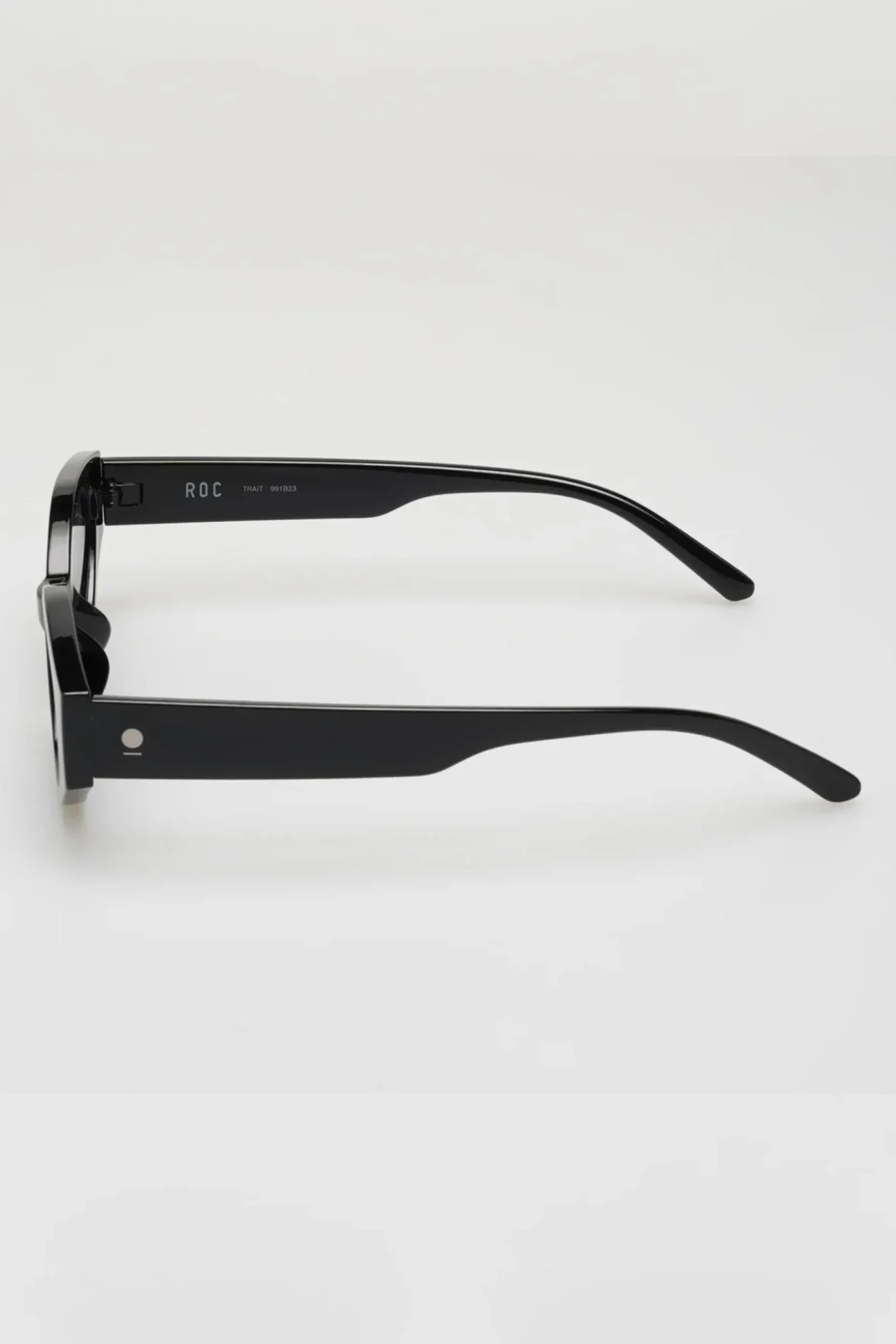 roc_eyewear_trait_sunglas_2.webp Sunglasses-ROC EYEWEAR TRAIT SUNGLASSES - BLACK SMOKE