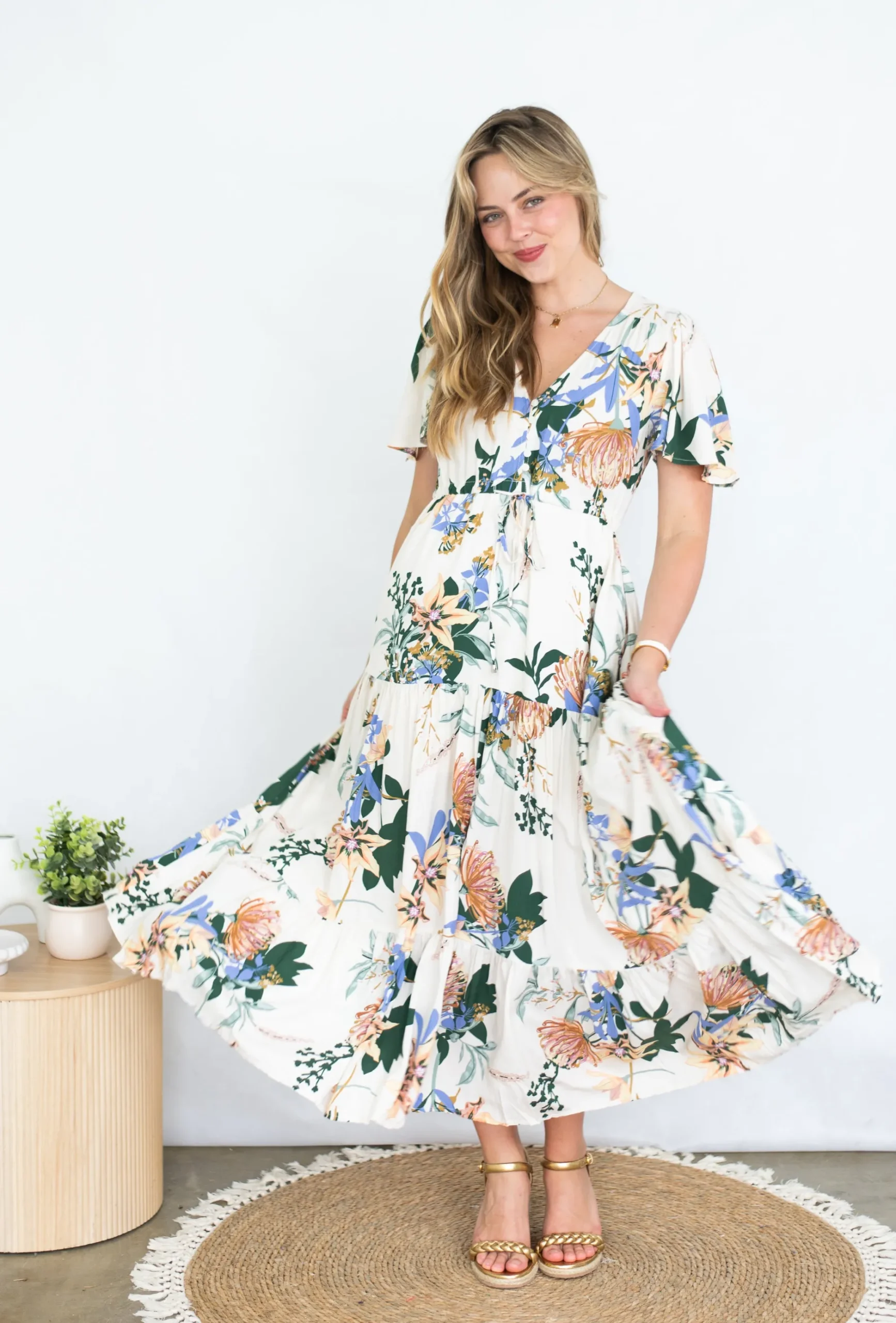 silver_wishes_selma_maxi__1.webp Dresses-SILVER WISHES SELMA MAXI DRESS CREAM FLORAL