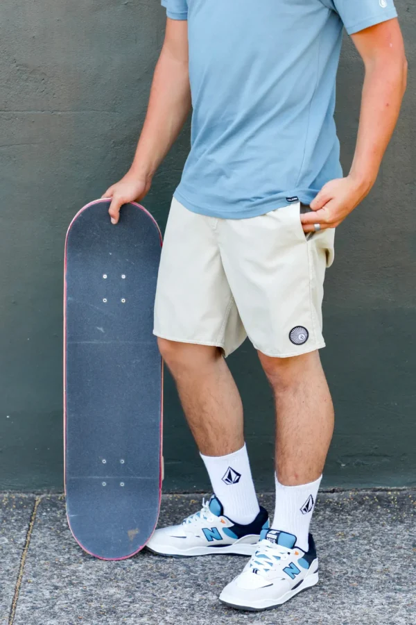 Shorts-VOLCOM CENTER TRUNK 17 OYSTER GREY