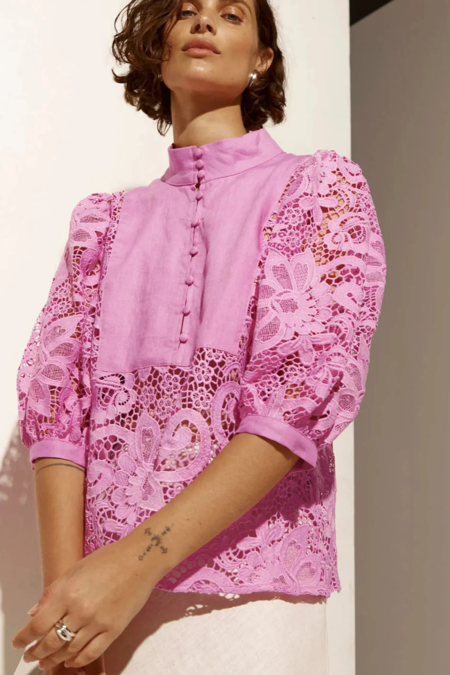 zoe_kratzmann_presence_to_0.webp Shirts & Tops-ZOE KRATZMANN PRESENCE TOP LOTUS LACE